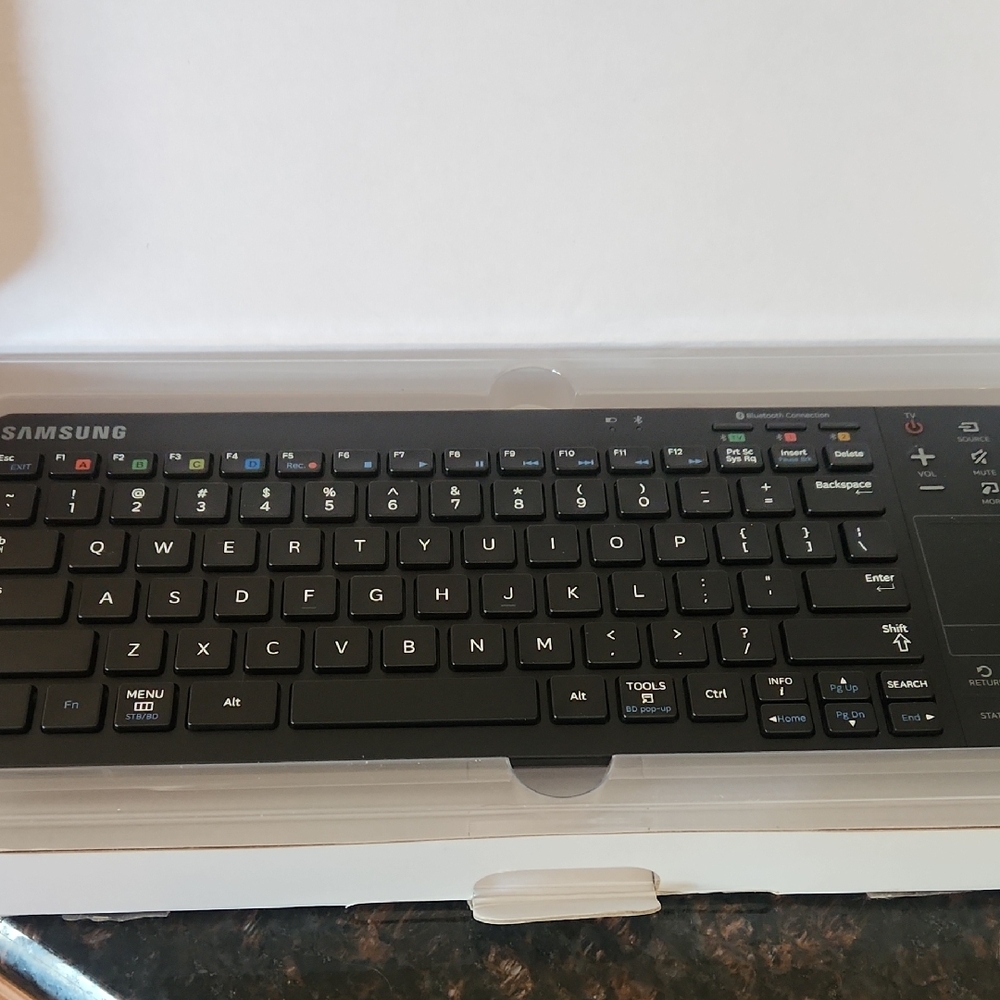 Samsung Wireless Keyboard with Black Finish